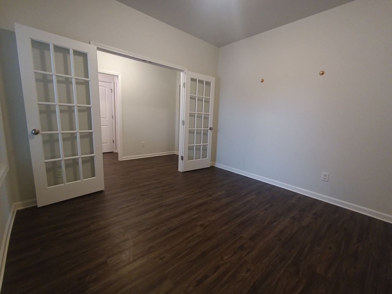 276 Holt St - Photo 4 of 34