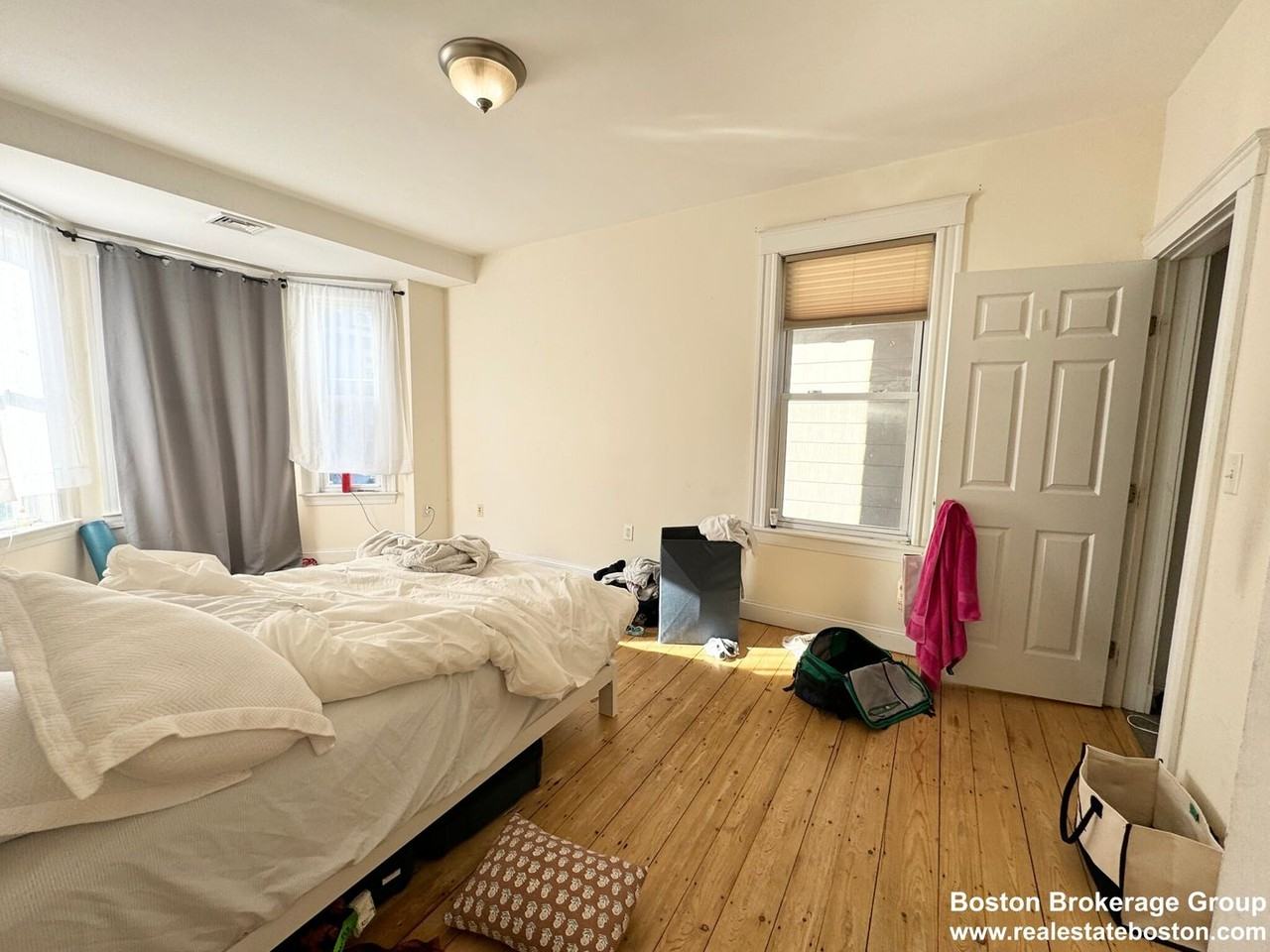 31 Hillside St - Photo 4 of 8