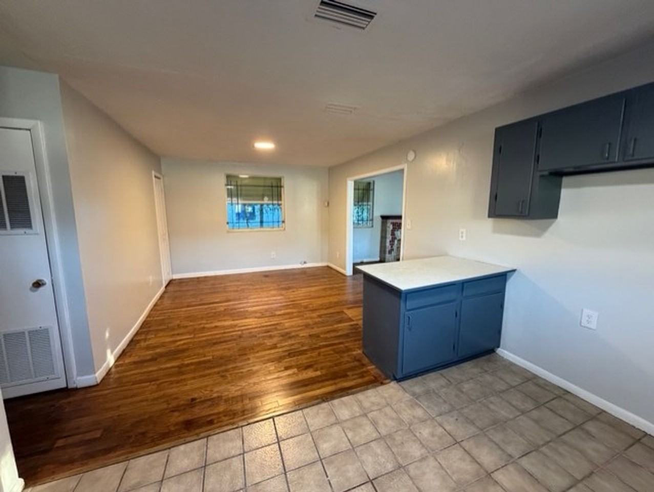 1727 Campus St - Photo 3 of 13