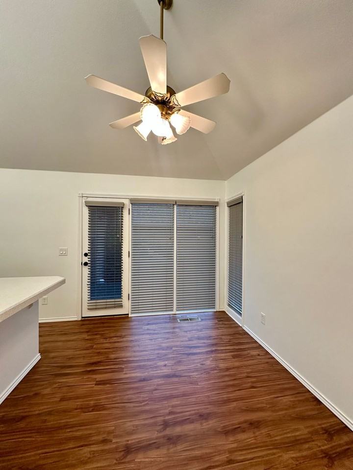 1924 Spicetree Ln Se - Photo 5 of 18