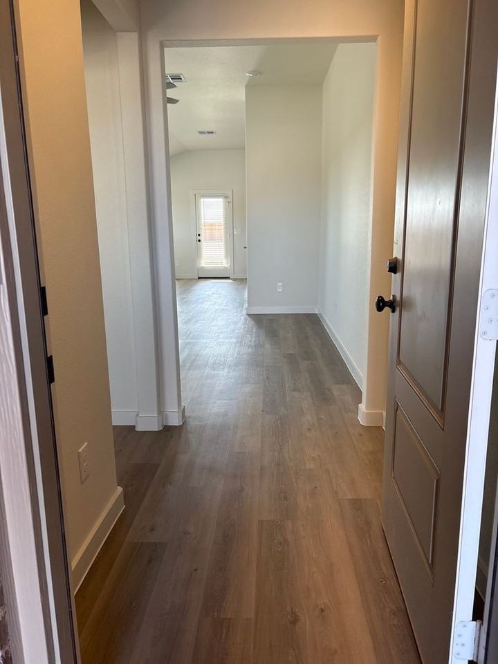 2176 Langford Ave - Photo 3 of 14