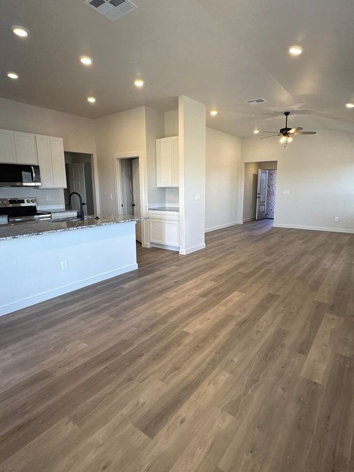 2176 Langford Ave - Photo 6 of 14