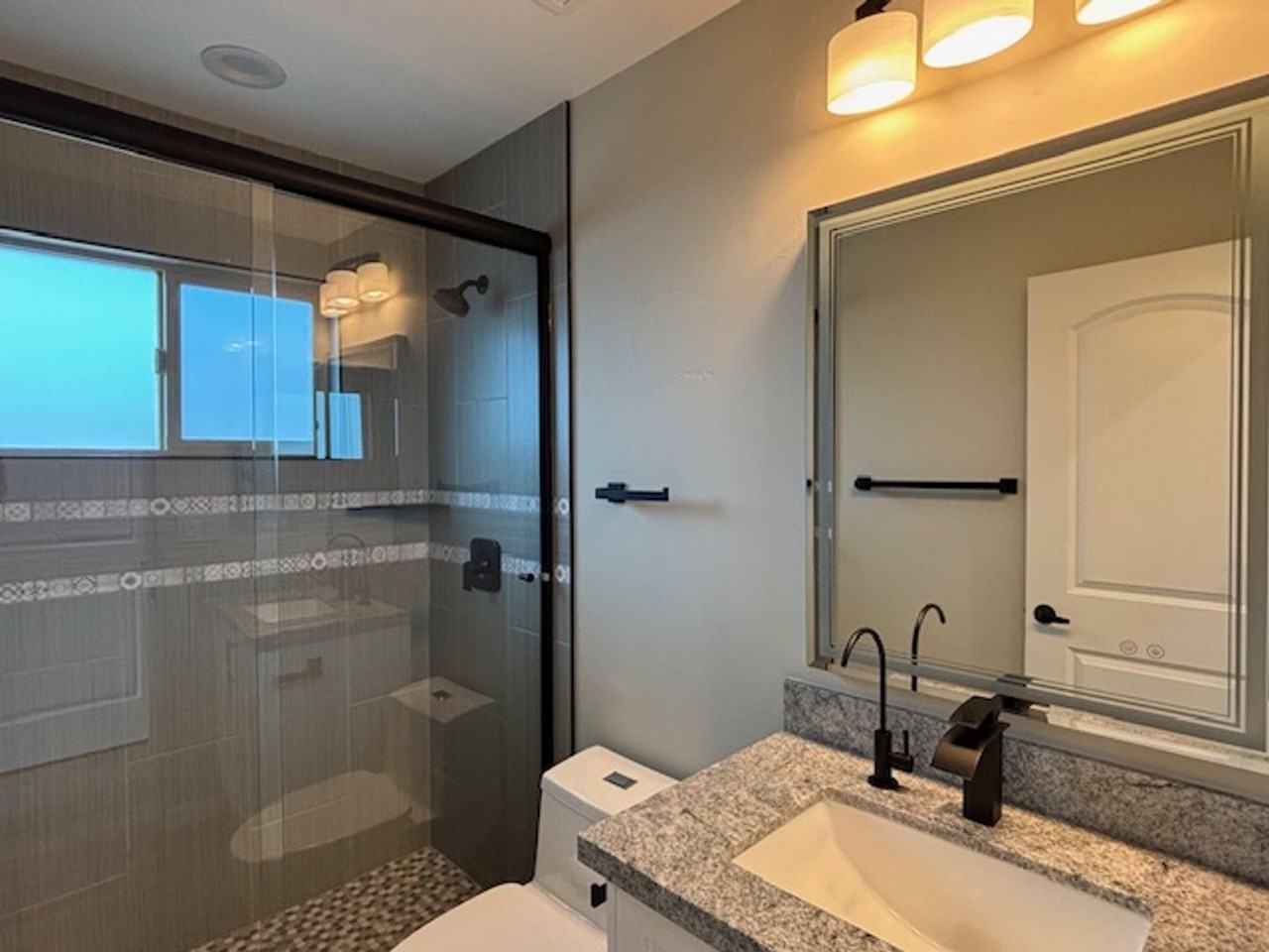 2042 Swanson Ave - Photo 6 of 14