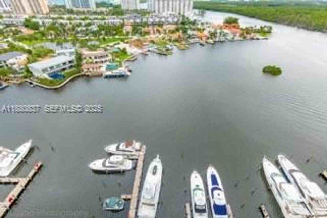 400 Sunny Isles Blvd #1920 - Photo 7 of 31