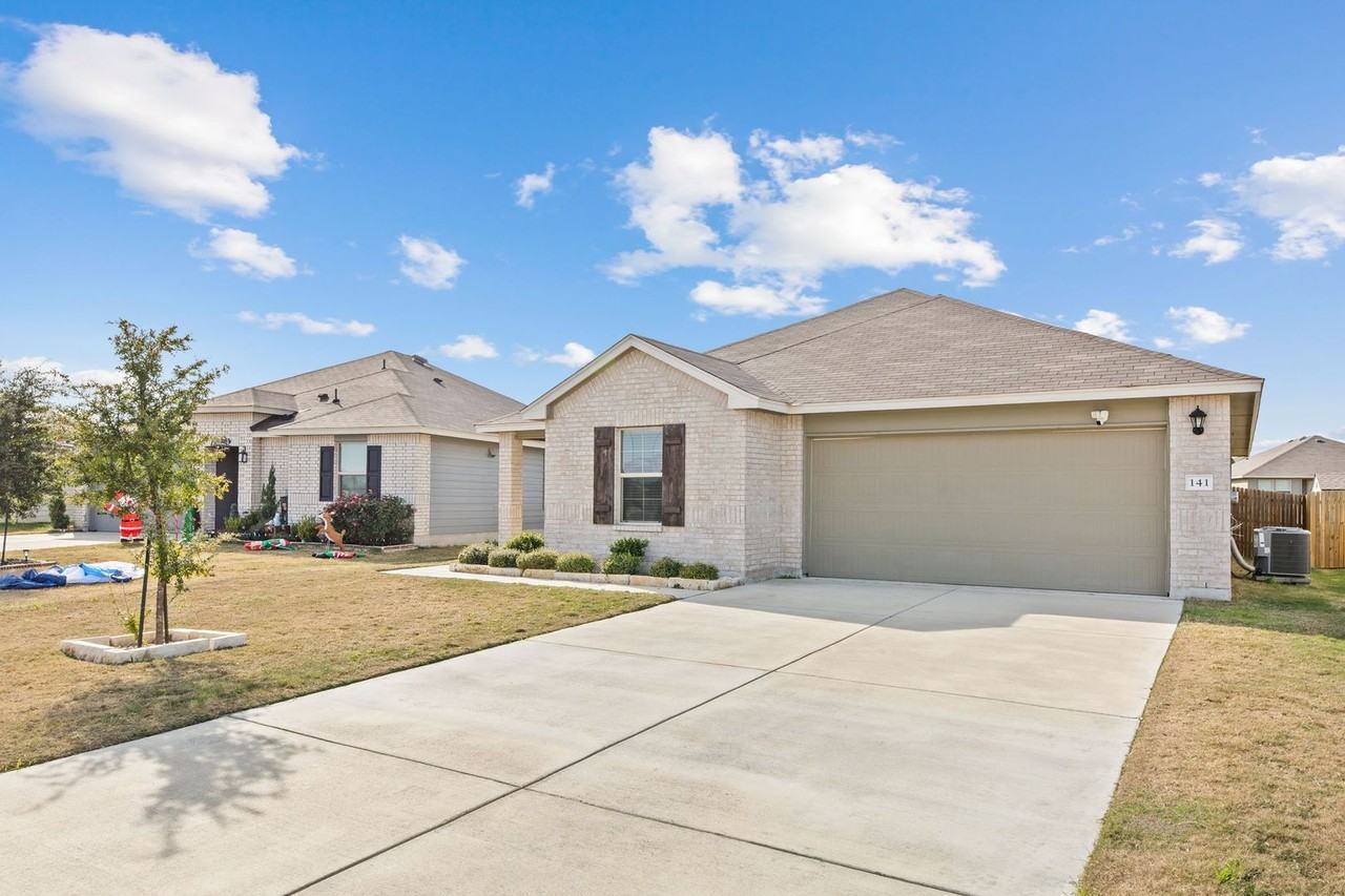 141 Hammond - Photo 3 of 34