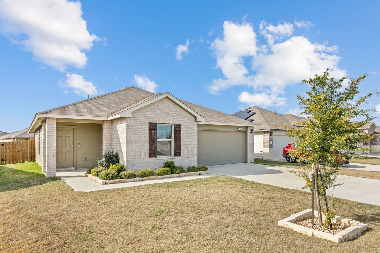 141 Hammond - Photo 4 of 34