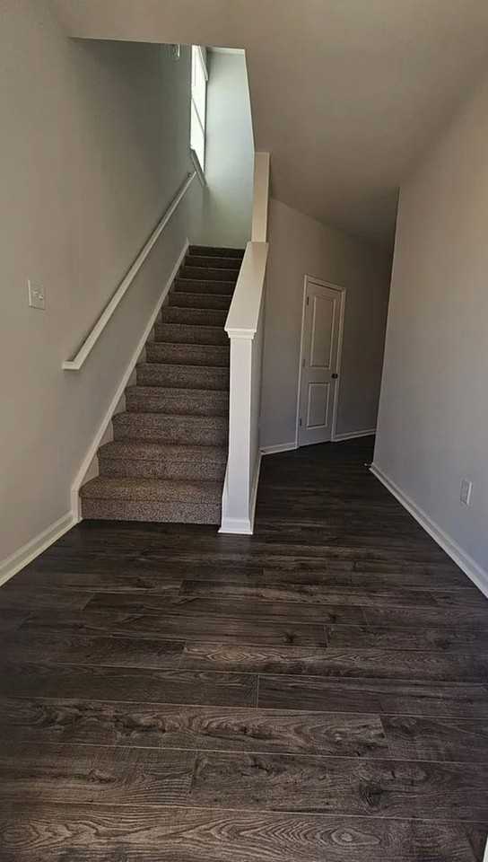 620 Poinsett Bridge Way - Photo 2 of 26