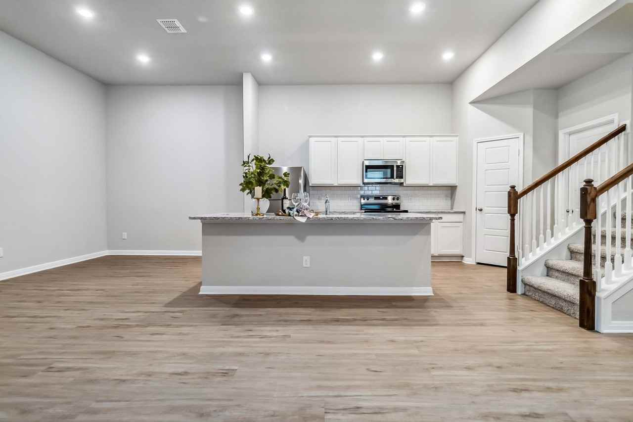 428 Cross Barn Blvd #B - Photo 6 of 32