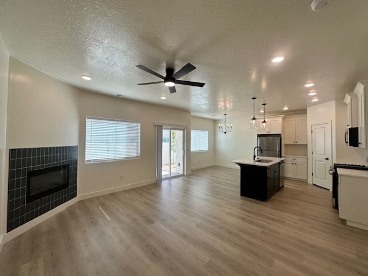 4283 W Highway 56 #09 - Photo 5 of 34