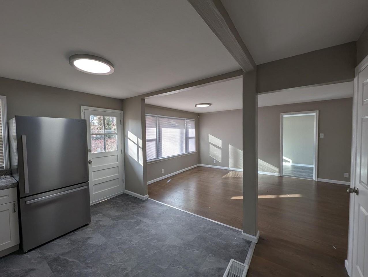 10043 Hedge Dr - Photo 2 of 15