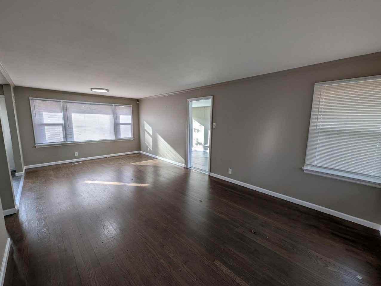 10043 Hedge Dr - Photo 6 of 15