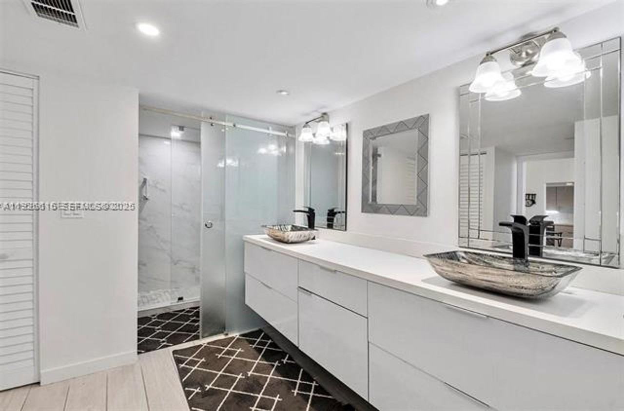 100 Bayview Dr #PH - Photo 5 of 15