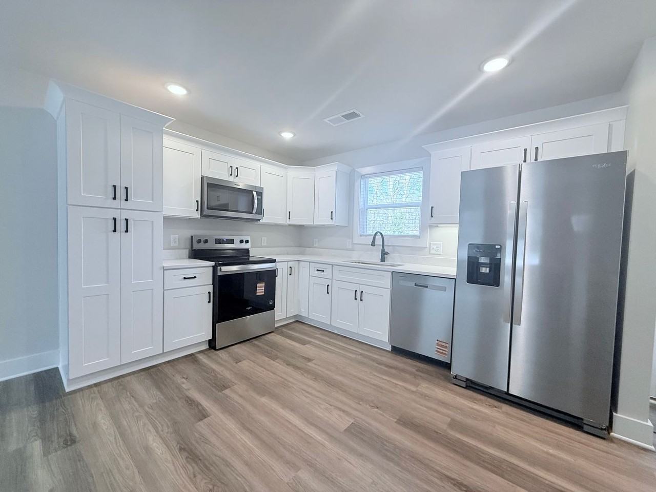 7845 Wilkinson Dr - Photo 3 of 18