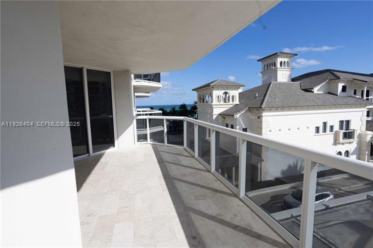 4779 4779 Collins Ave appt 504 - Photo 3 of 45