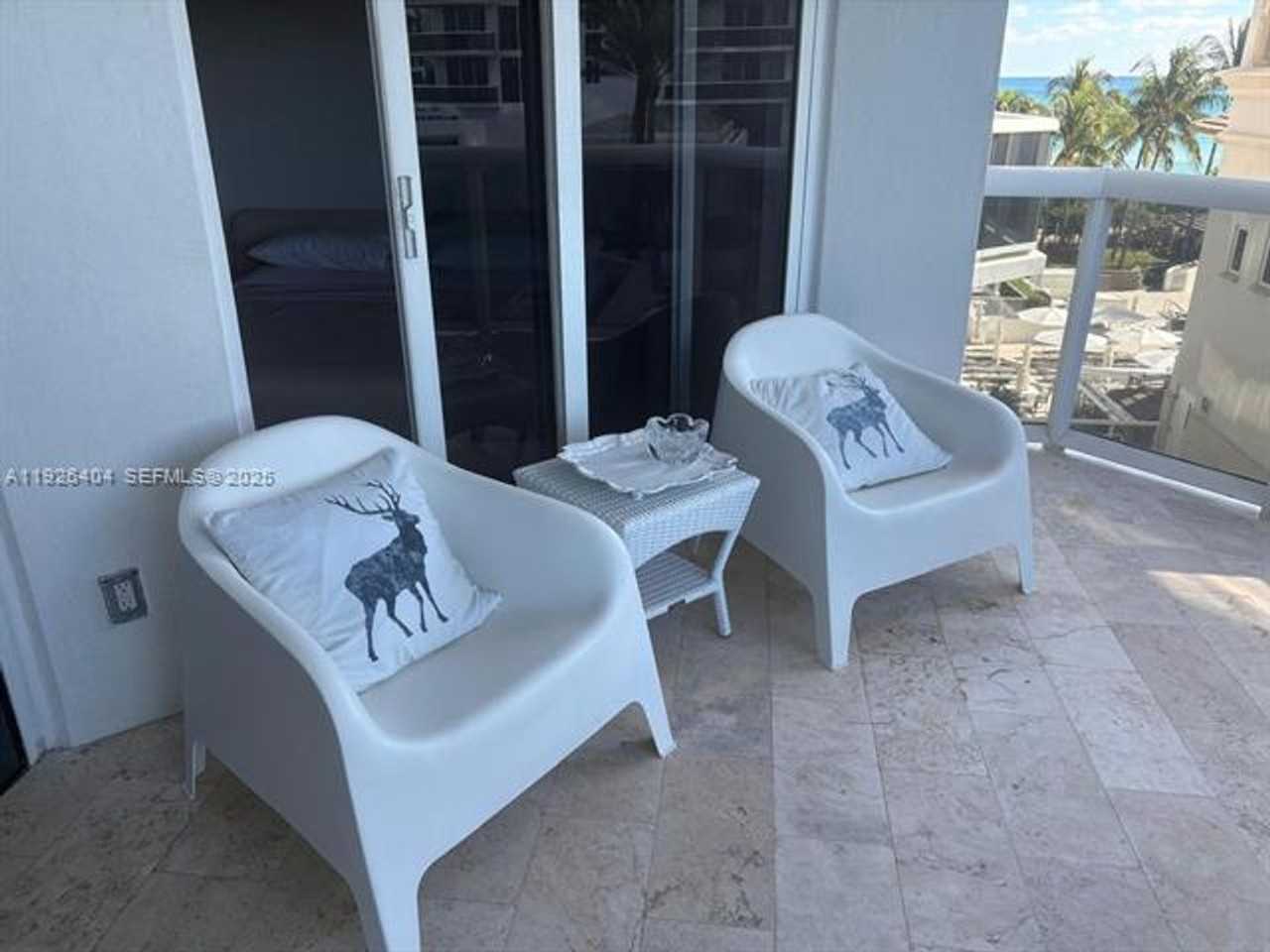 4779 4779 Collins Ave appt 504 - Photo 5 of 45