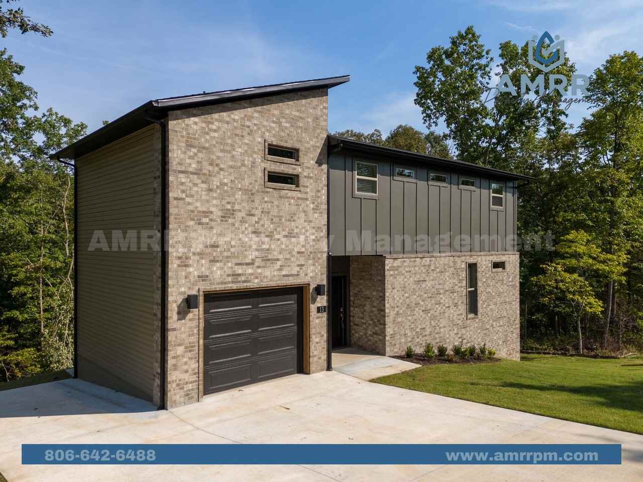 13 Carrick Dr - Photo 2 of 33