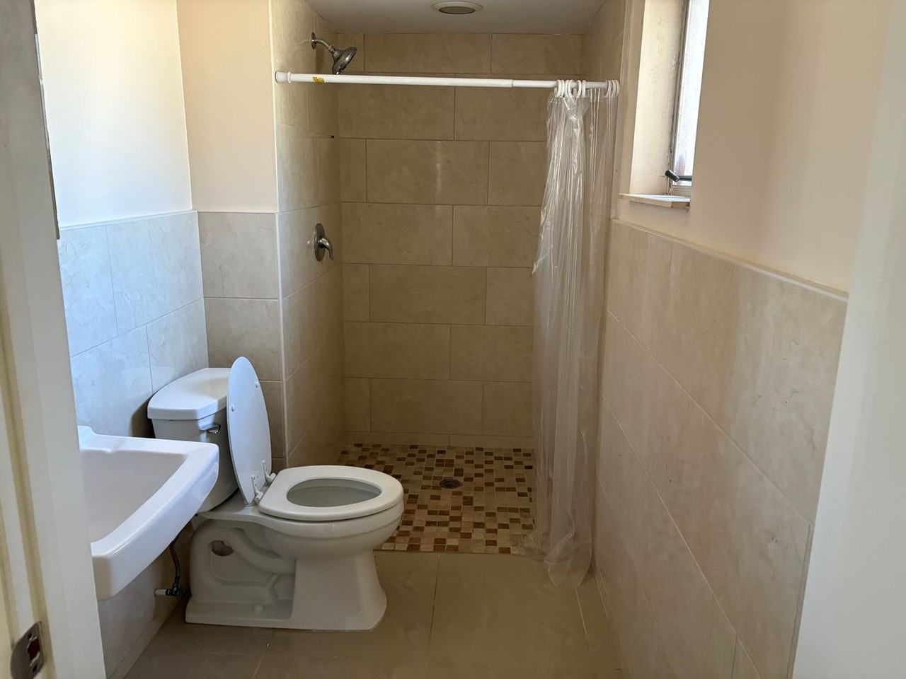 612 Martin Ave - Photo 6 of 11