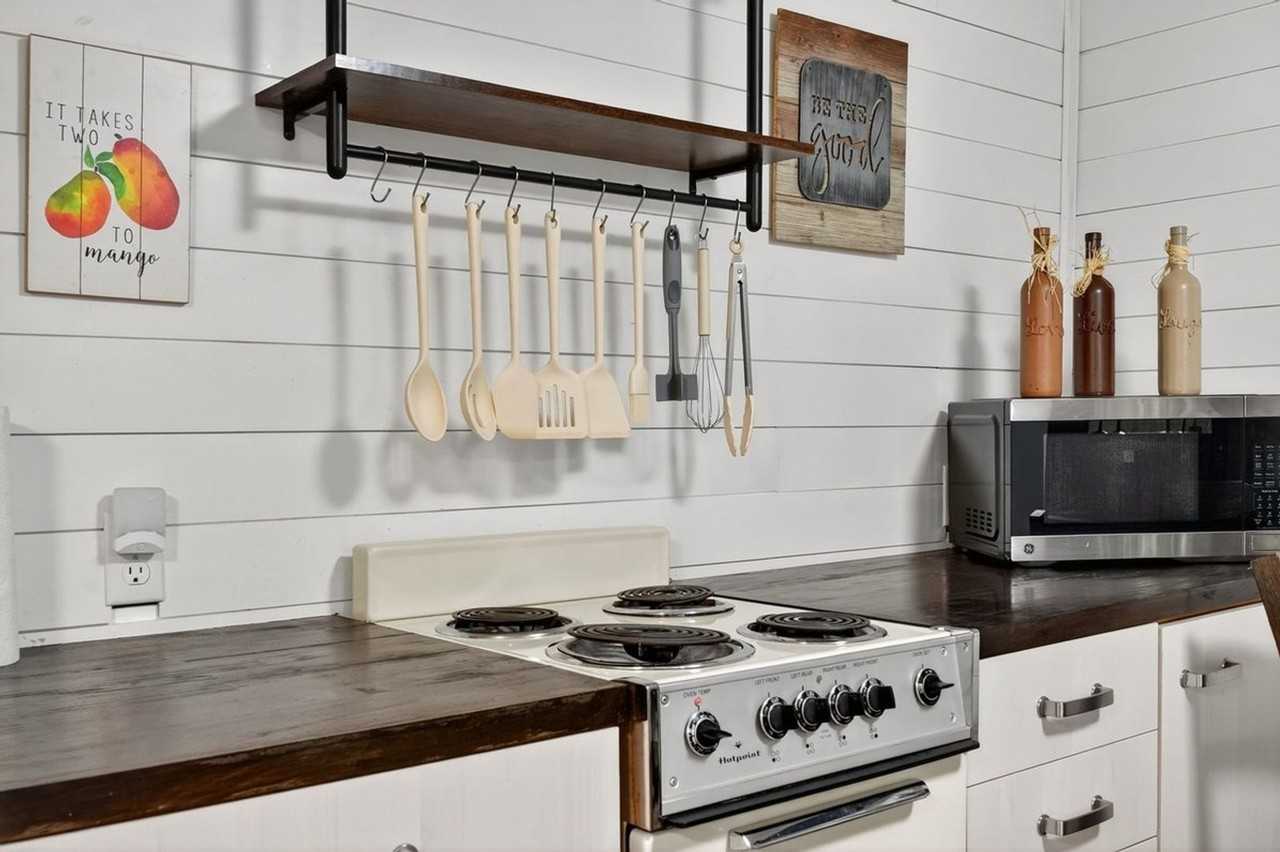 1821 6th Ave - Photo 2 of 43