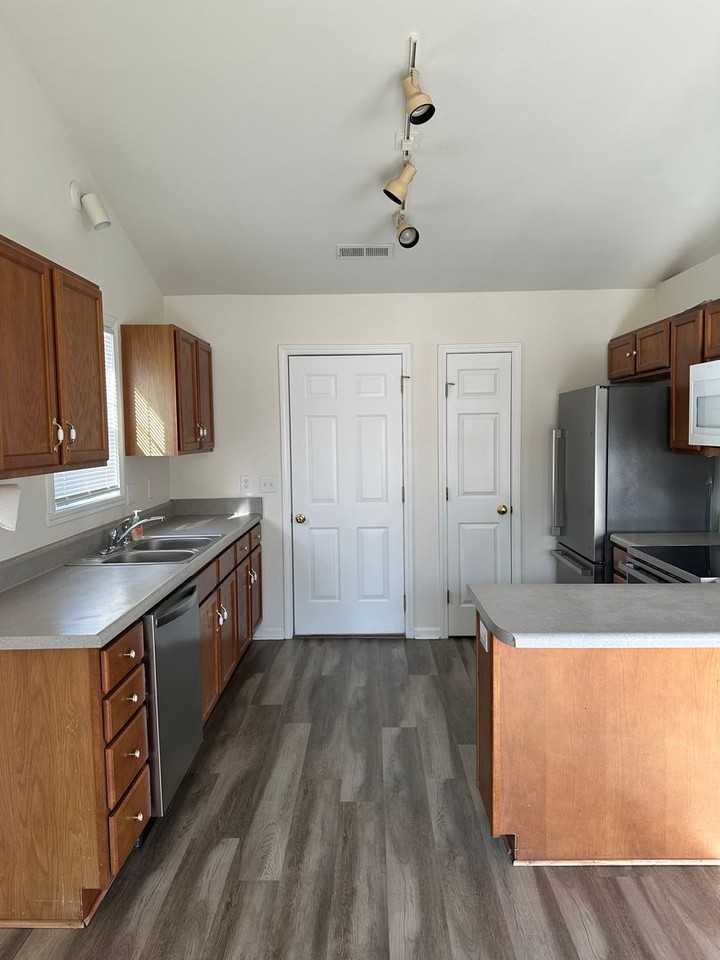 5138 Fiddlers Run Dr - Photo 6 of 16