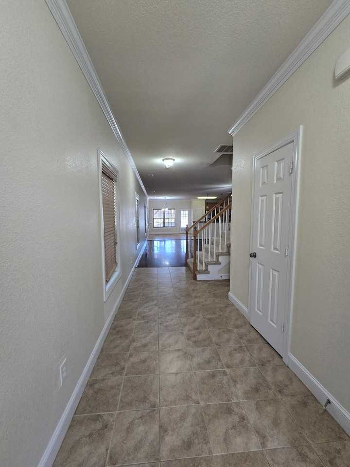 126 N Budding Ave - Photo 2 of 29