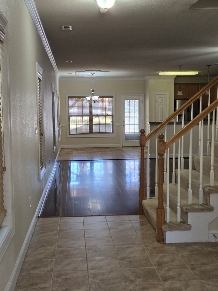 126 N Budding Ave - Photo 3 of 29