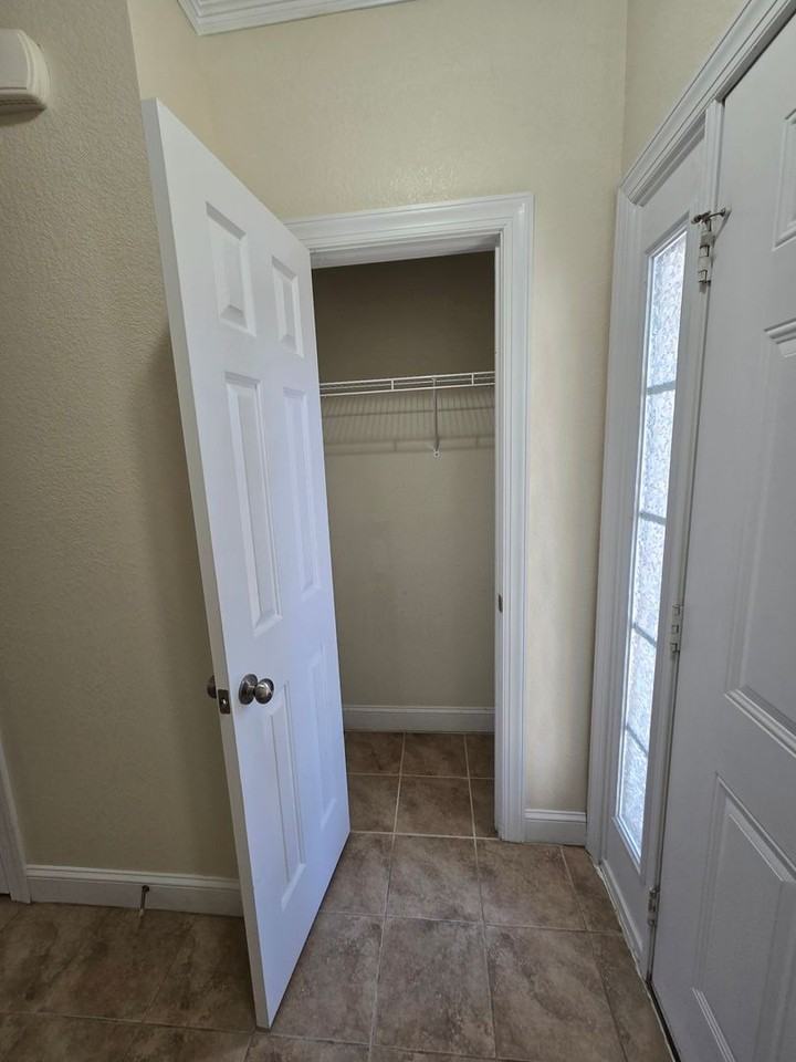 126 N Budding Ave - Photo 4 of 29