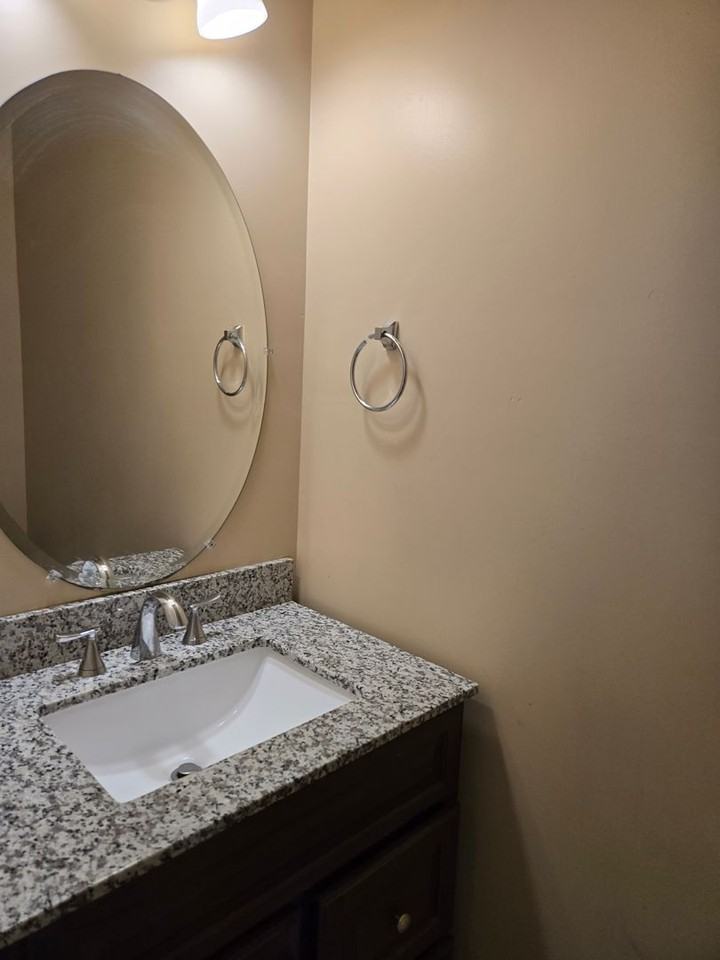 126 N Budding Ave - Photo 5 of 29