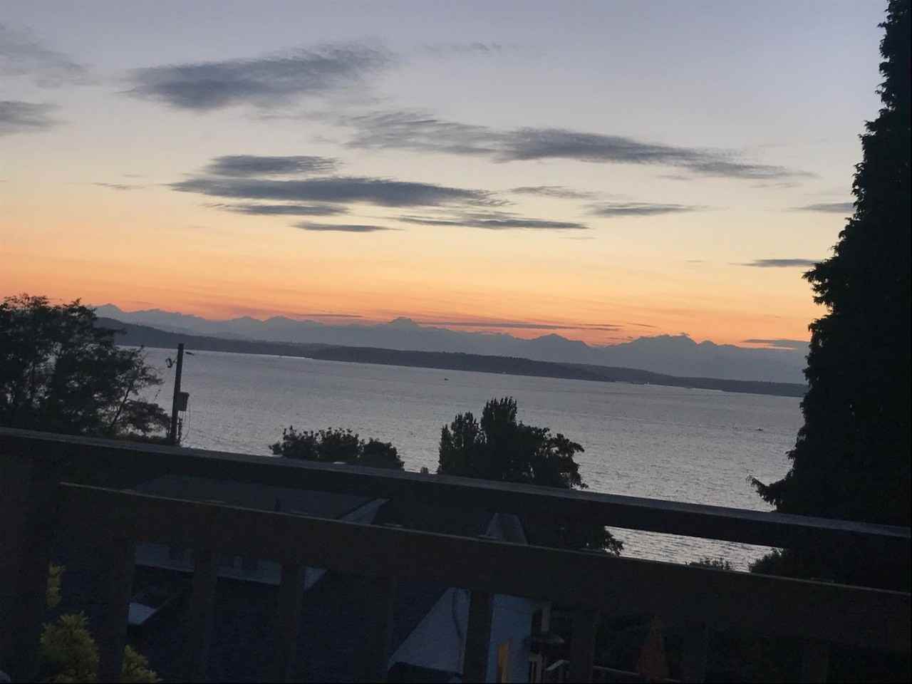 1058 California Ln Sw - Photo 4 of 31