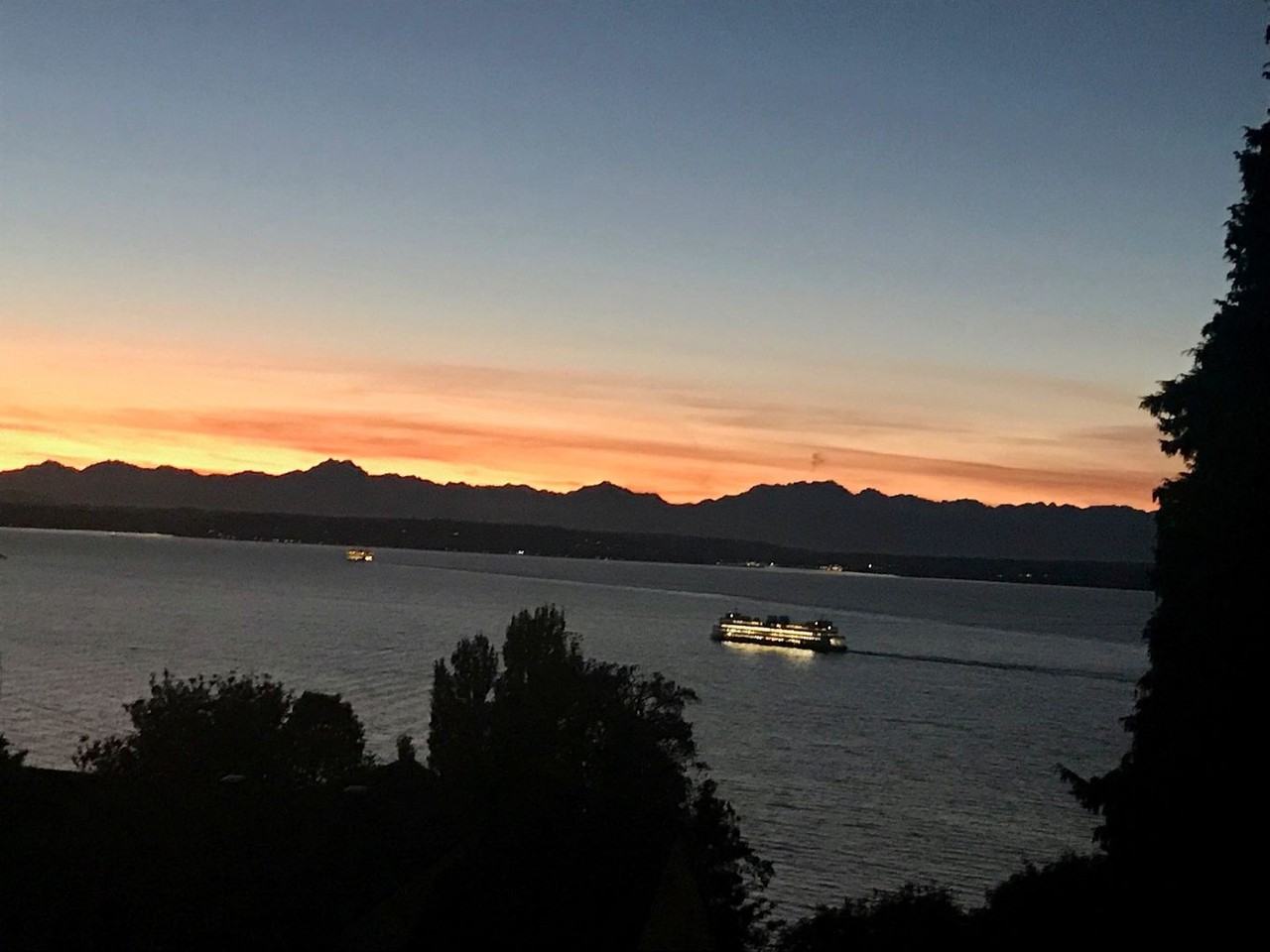 1058 California Ln Sw - Photo 5 of 31