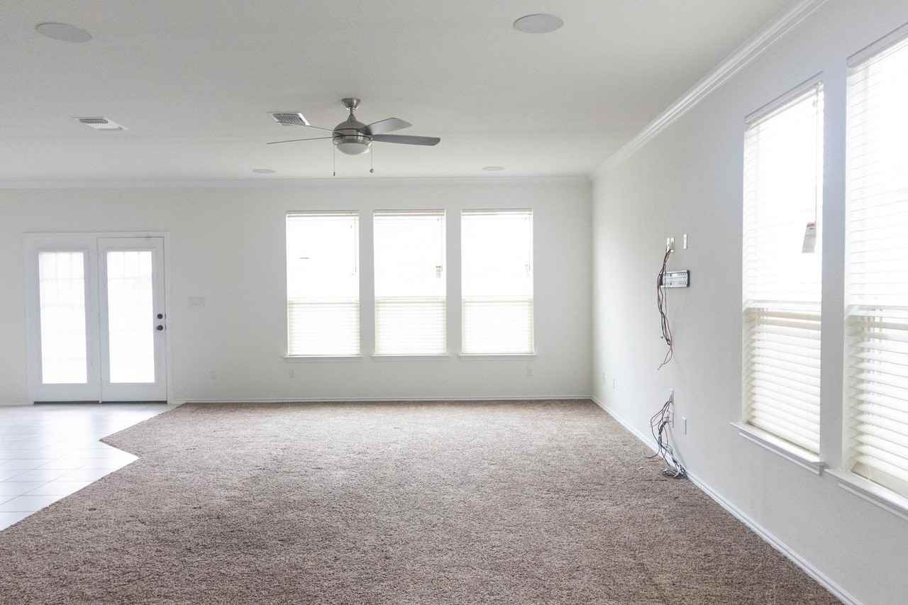 1131 Aronia Ln - Photo 5 of 37