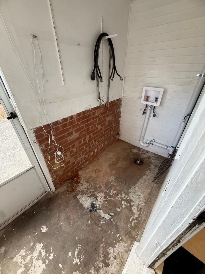 1120 Arkansas St - Photo 7 of 9