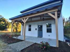 featured image of 610 N 10th St