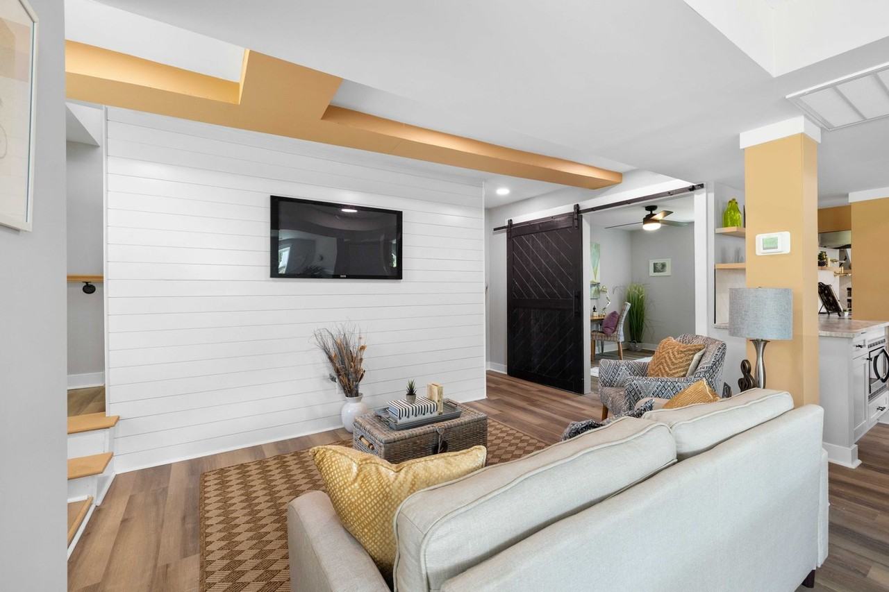 610 N 10th St - Photo 3 of 25