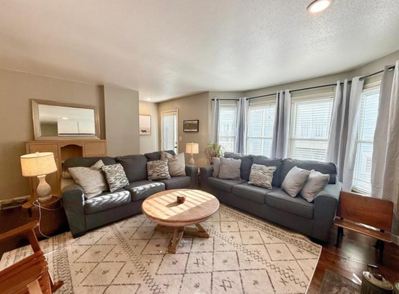 766 W 13th St #C15 - Photo 7 of 28