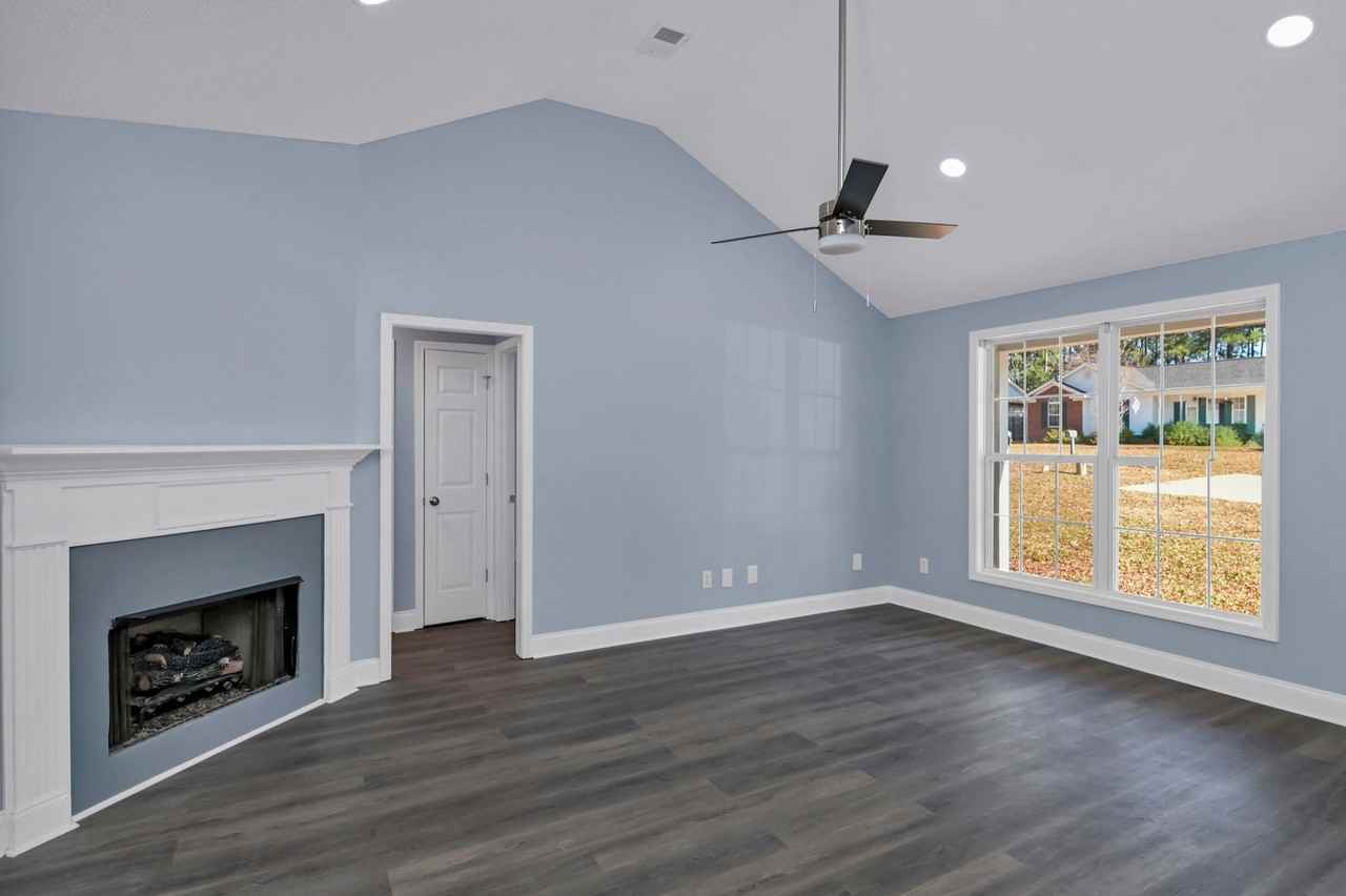 509 Burnside Dr - Photo 3 of 33