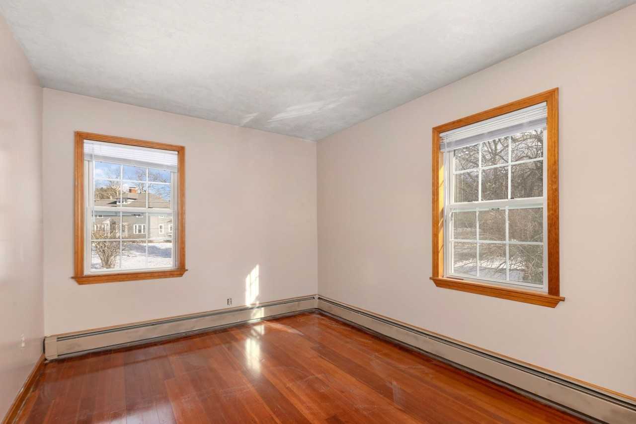 465A Vernon Ave - Photo 6 of 23