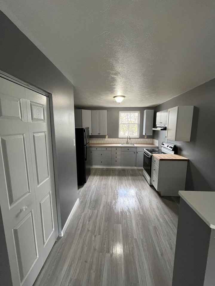 208 Mckinley St - Photo 6 of 15