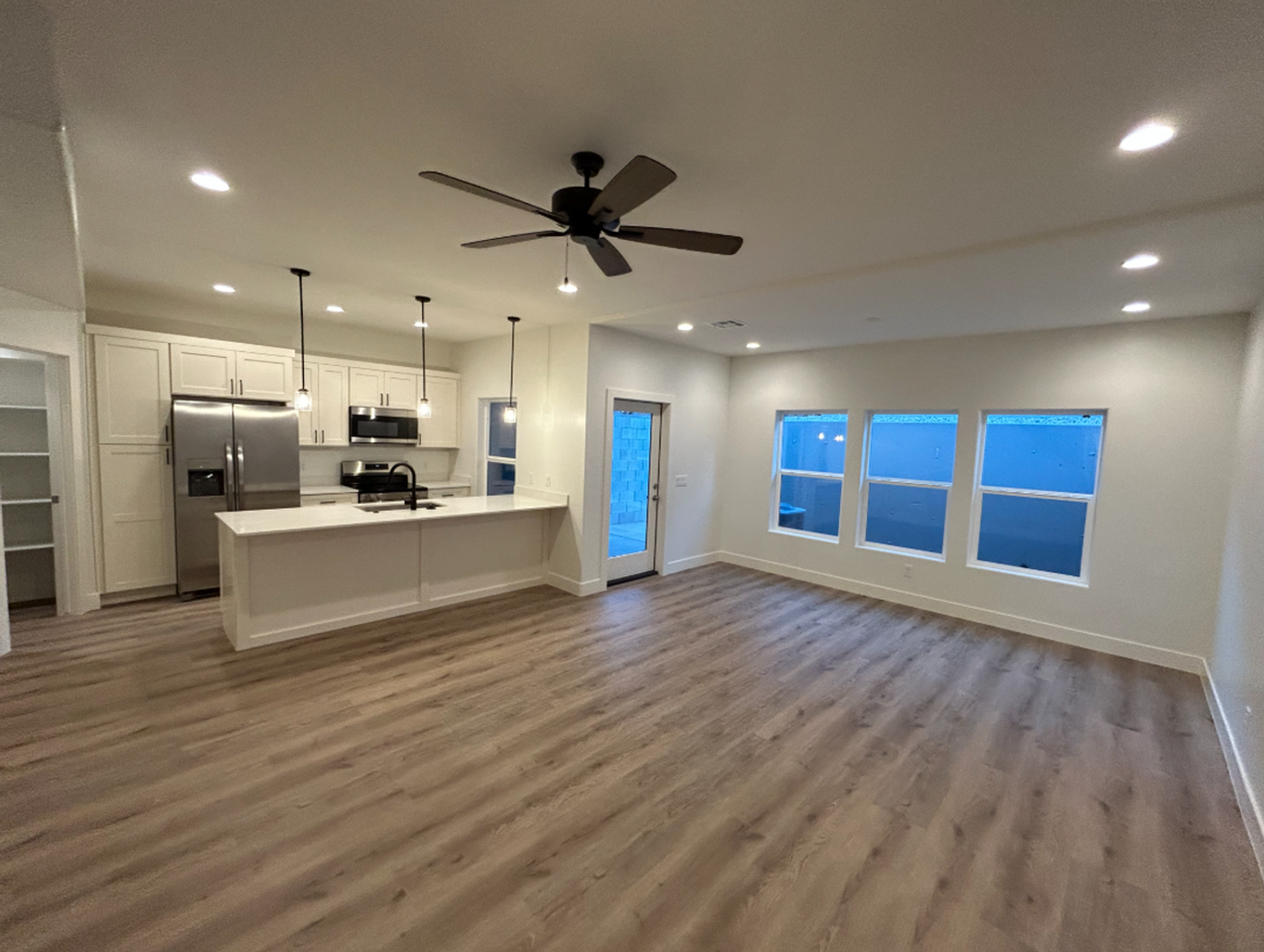 1543 E Mead Ln - Photo 7 of 39