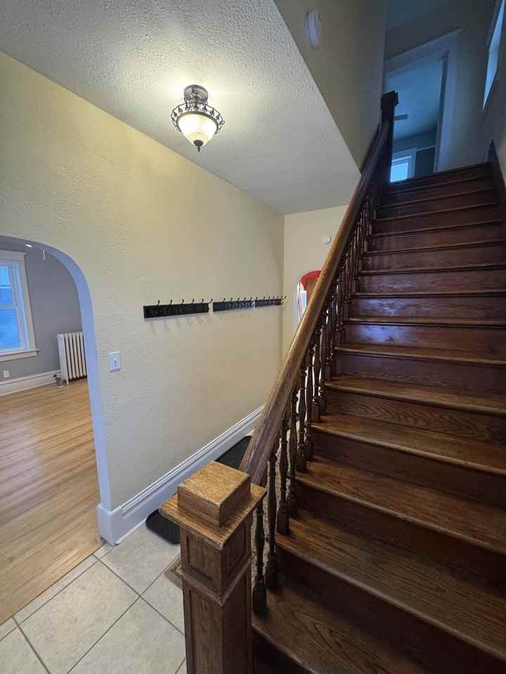 408 W Douglass Ave - Photo 2 of 26