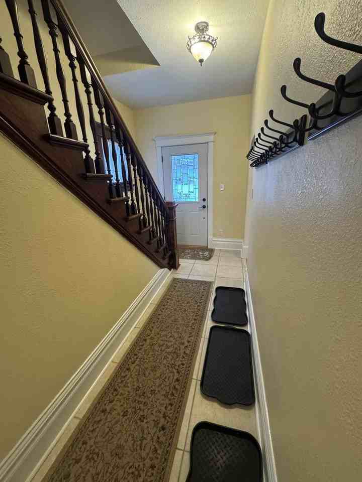 408 W Douglass Ave - Photo 3 of 26