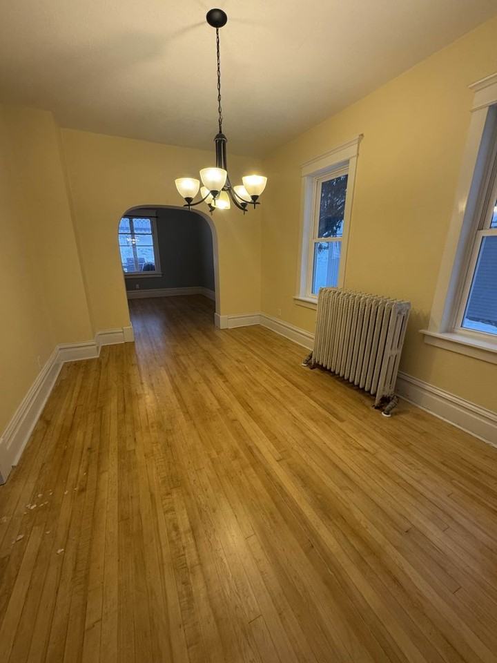 408 W Douglass Ave - Photo 7 of 26