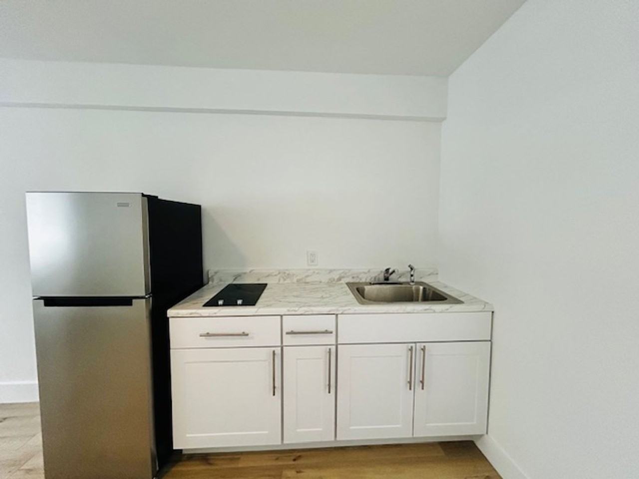 619 Breakers Ave #102 - Photo 5 of 13