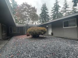 featured image of 1122 Neil St Ne