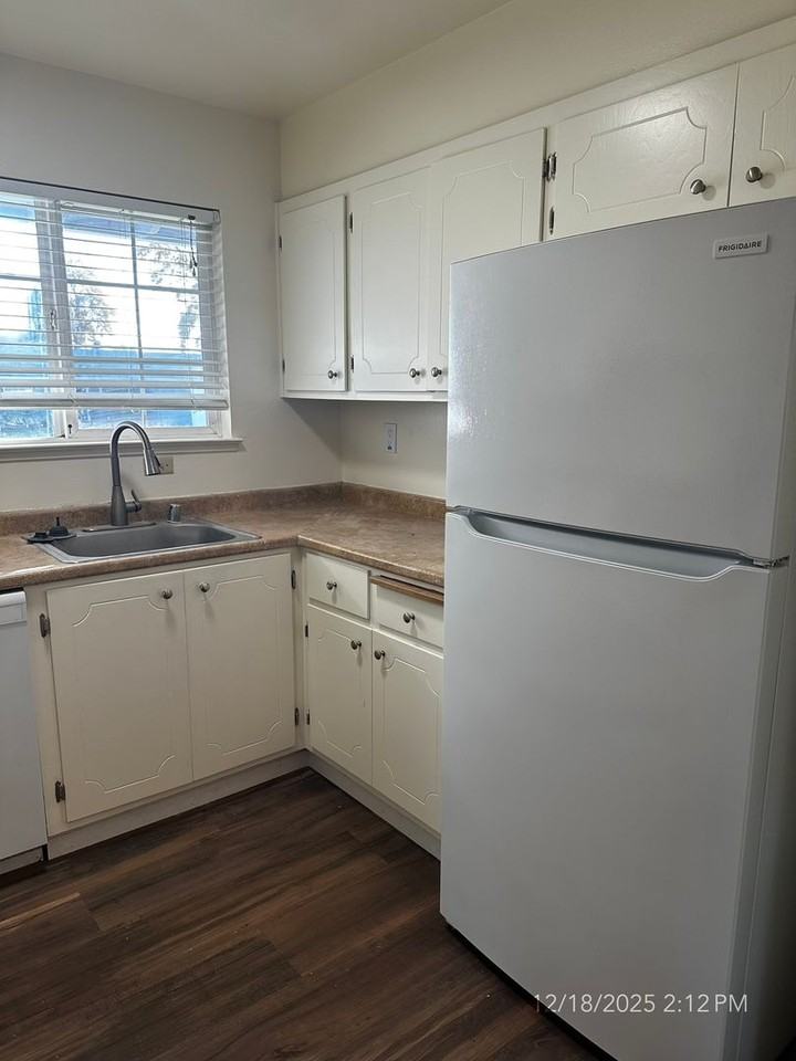 1700 Yellowstone St - Photo 6 of 12