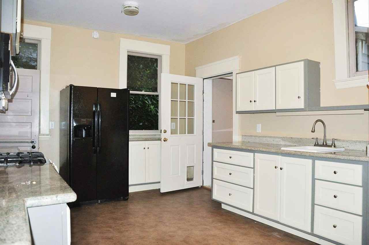 741 18th Ave E - Photo 3 of 13