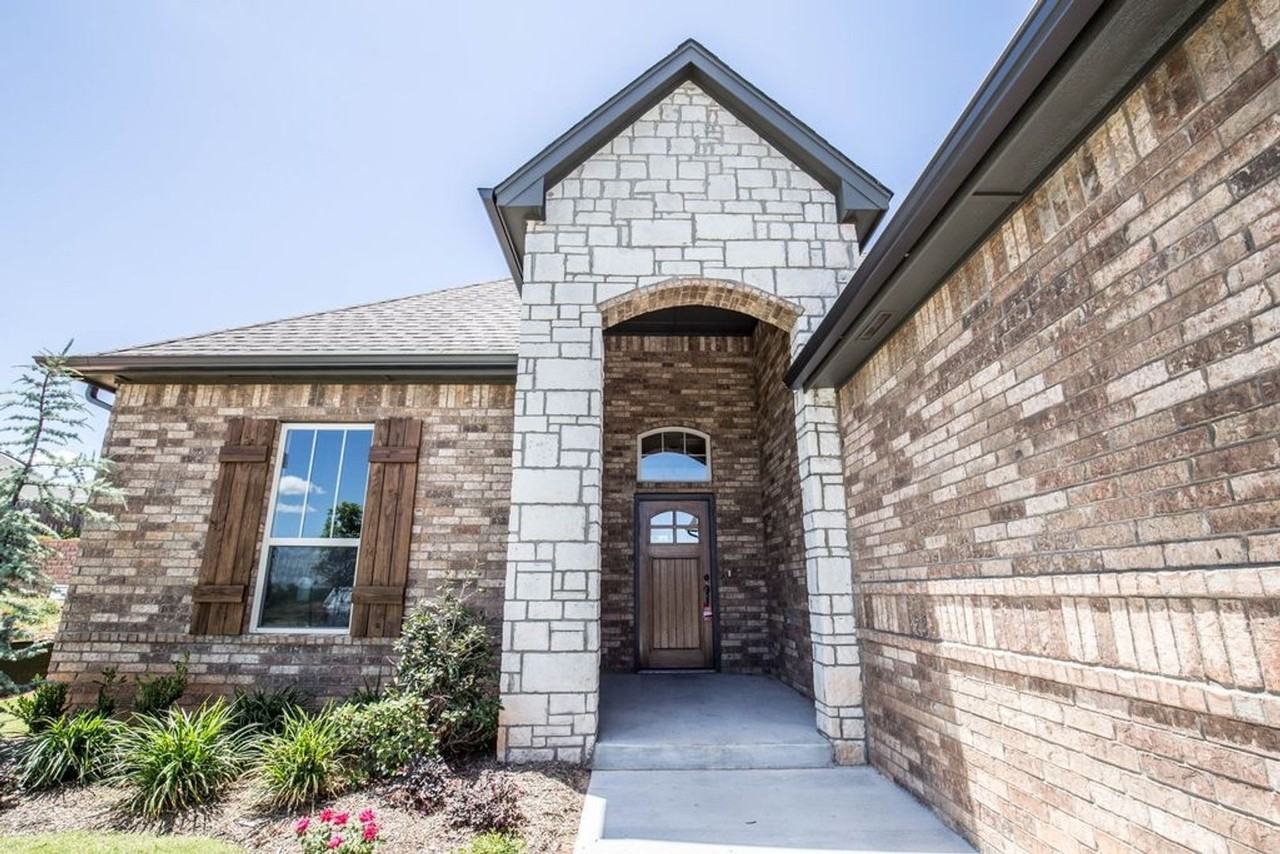 5917 Grandby Rd - Photo 3 of 34