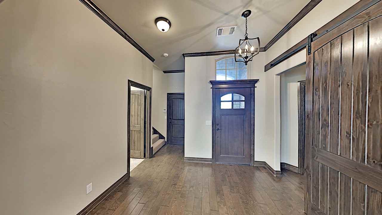 5917 Grandby Rd - Photo 6 of 34