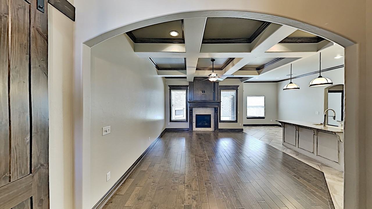 5917 Grandby Rd - Photo 7 of 34