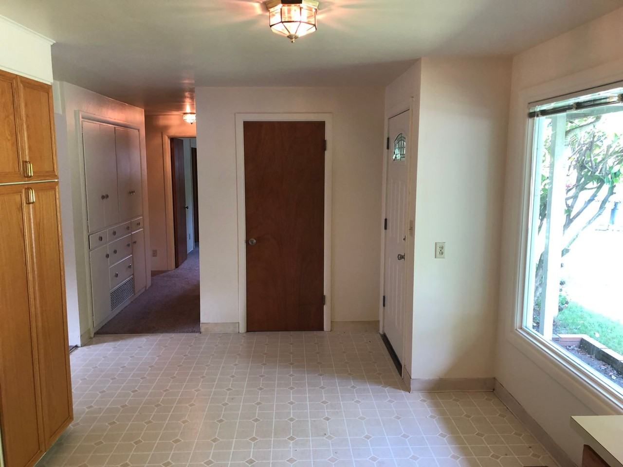 150 N Jackson St - Photo 2 of 15