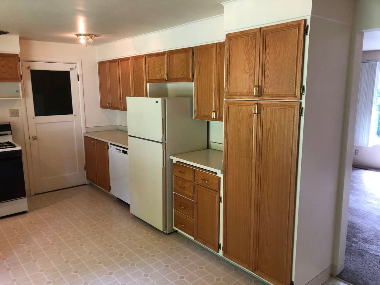 150 N Jackson St - Photo 5 of 15